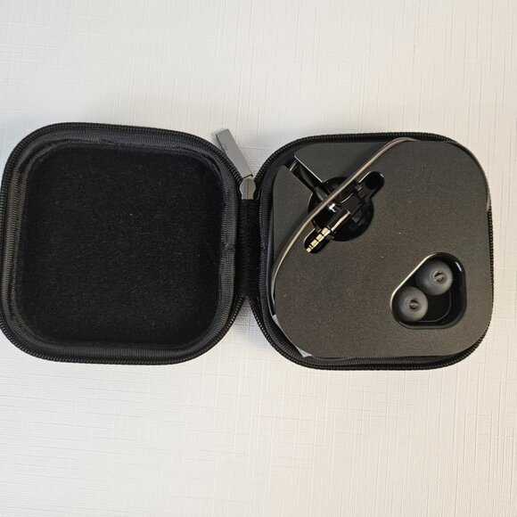 SENNHEISER Momentum M2 High Quality In-Ear Headphones - Picture 3 of 4